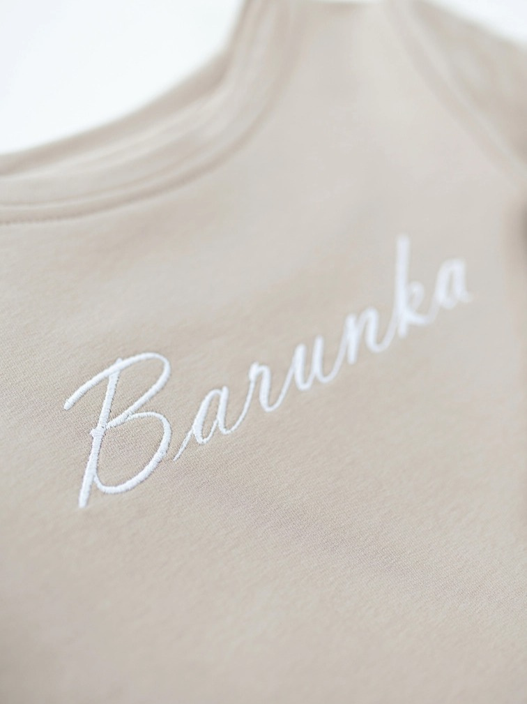 Dívčí mikinové šaty z biobavlny béžové – Otisk volnosti