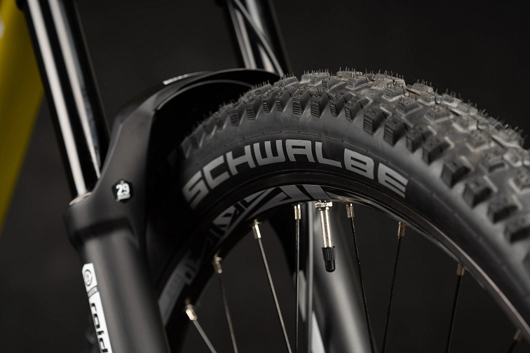 Qayron Spyro MK3 5 29" Mustard/Black (Kosmetická vada) - vel. XL