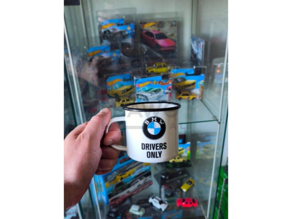 Plechový hrnek BMW Drivers only - plecháček