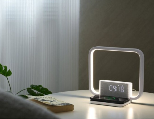 LED stolní lampička, budík CRANE s Qi bezdrátovým nabíjením 10W