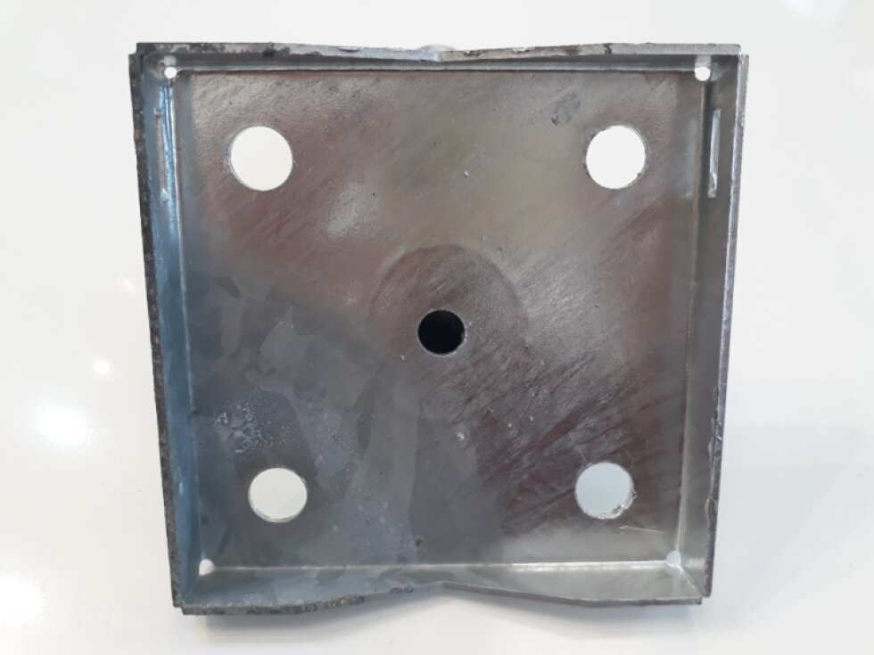 Výložník průměr 38mm sklon 45° pevný držák přídavný na sloup, stožár nebo zeď, stěnu