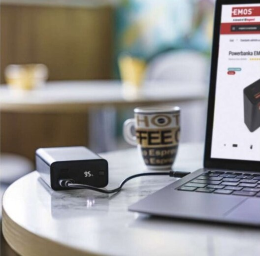 Powerbanka EMOS NTBF20 – 20 000 mAh, superrychlé nabíjení 65 W, Power Delivery, USB-C a USB-A, černá