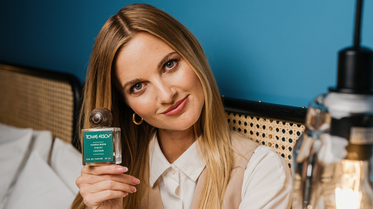 SANDALWOOD VIOLET LEATHER Parfém vzorek