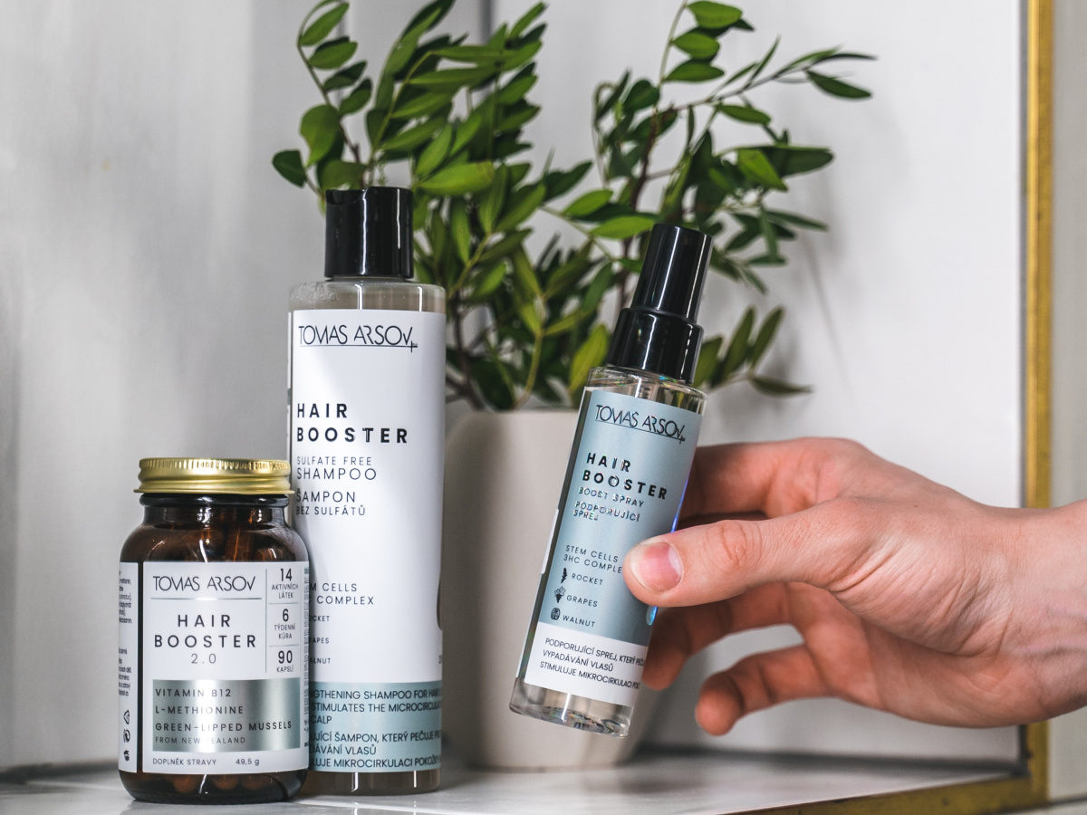 Kofeinové šampony vs. řada HAIR BOOSTER od TOMAS ARSOV