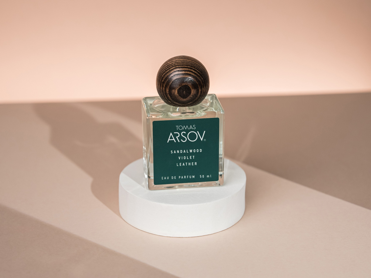 SANDALWOOD VIOLET LEATHER Parfém vzorek