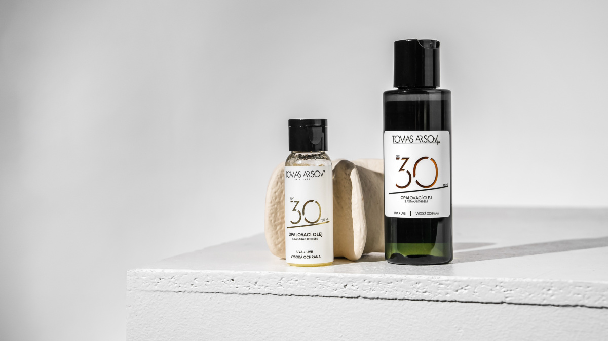 Olej na opalování s astaxanthinem SPF30