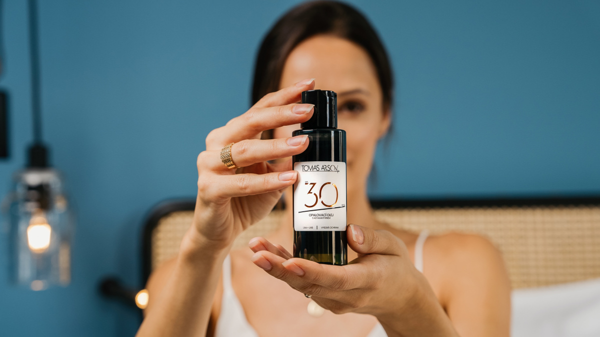 Olej na opalování s astaxanthinem SPF30