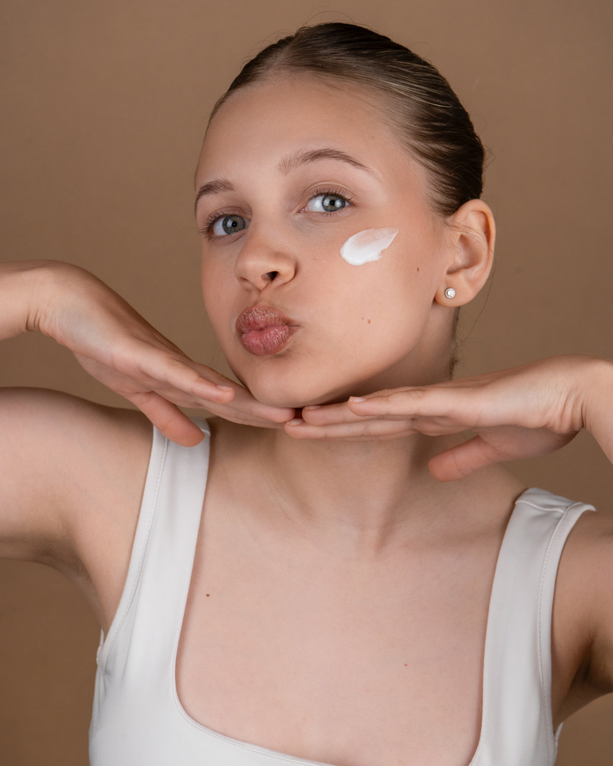 Přechod z léta na podzim: co vaše pleť teď nejvíc potřebuje