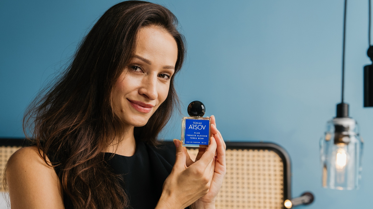 SAFFRON JASMINE AMBER & PLUM TOBACCO BLOSSOM TONKA BEAN Parfémy