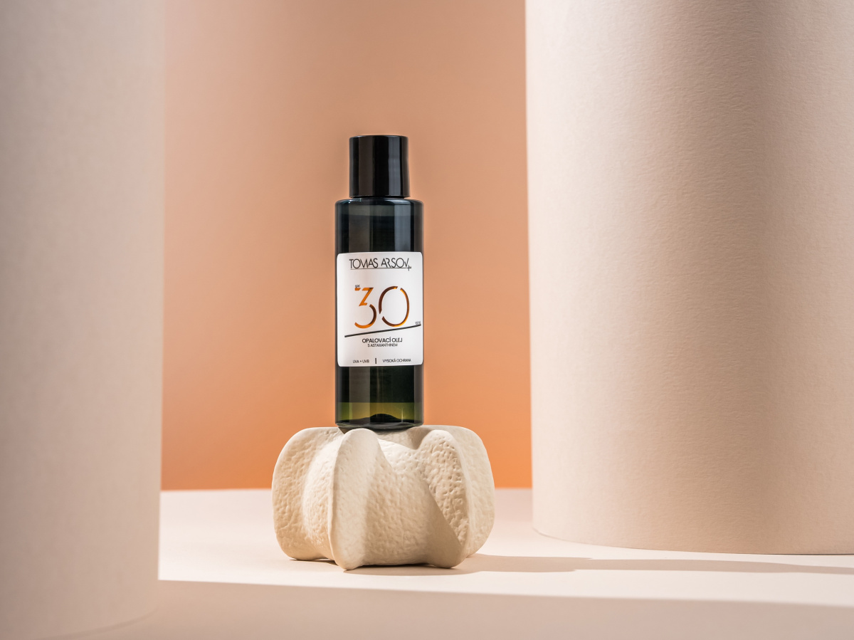 Olej na opalování s astaxanthinem SPF30