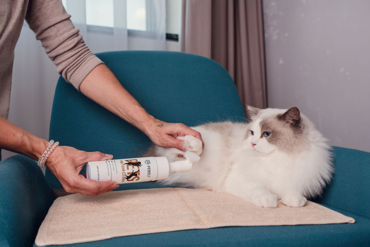 Pěnový čistič tlapek pro psy a kočky | 200 ml