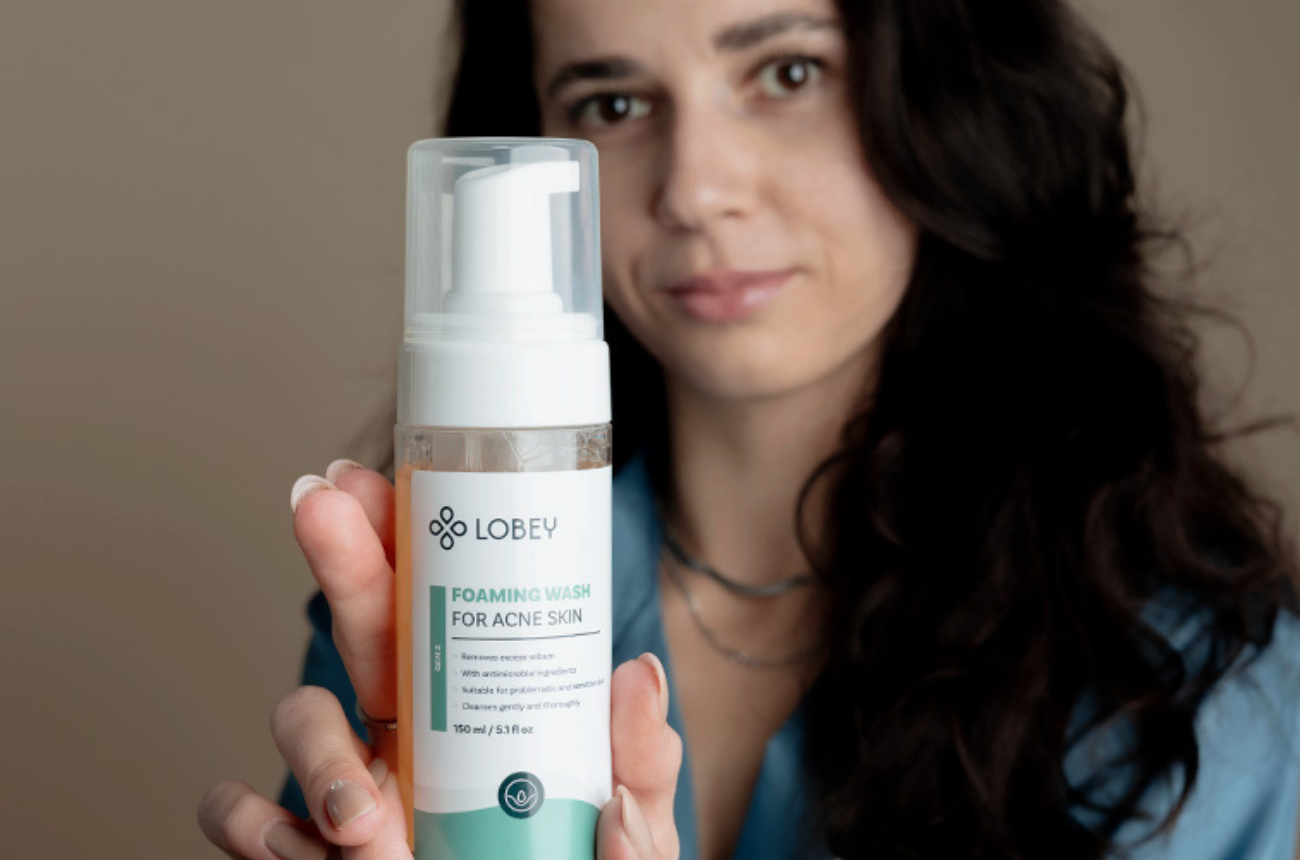 Akné čisticí pěna na obličej i tělo LOBEY