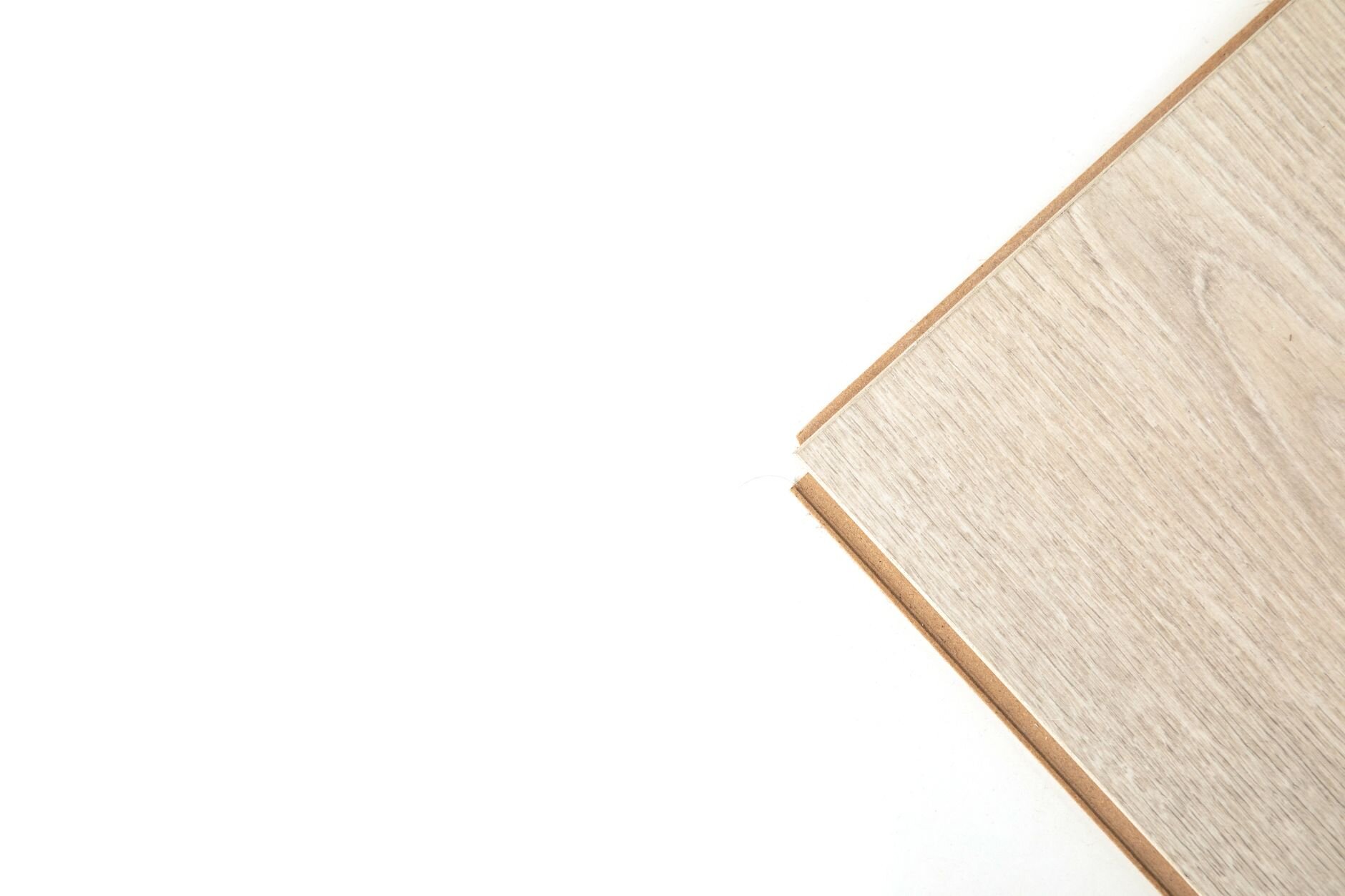 7 výhod vinylovej podlahy s korkom