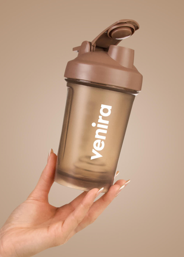 VENIRA shaker PRO s pútkom, tmavo hnedý