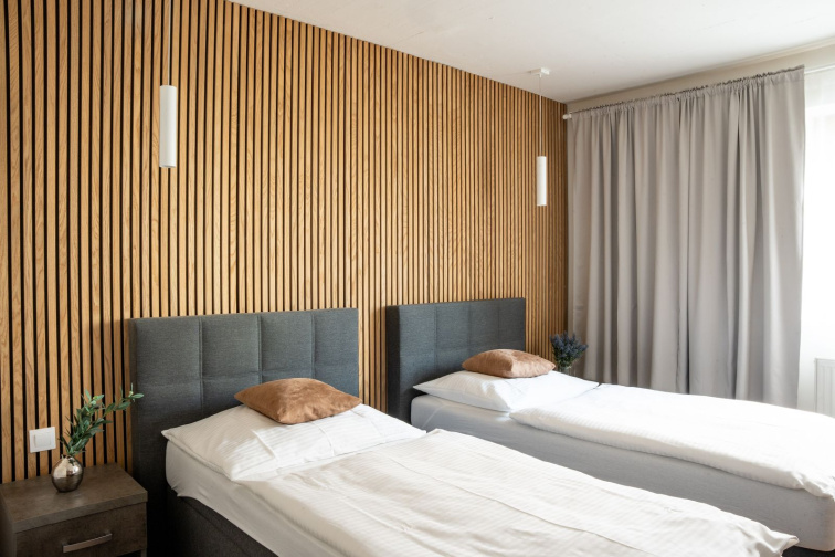 Vyzkoušejte si postel před nákupem: 6 míst, kde si naši postel zamilovali hosté i majitelé