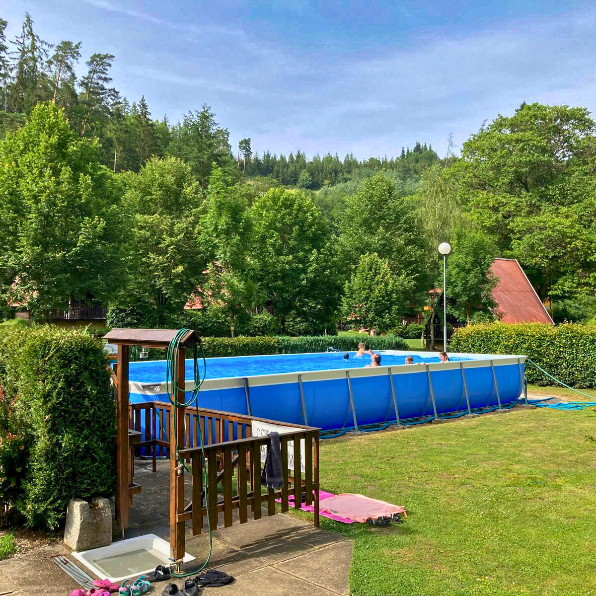 Dva typy bazénů, dvě odlišné filozofie: AZURO vs. Technypools