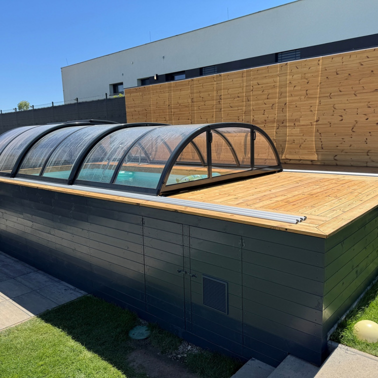 Bazén na klíč: designová dominanta vaší zahrady