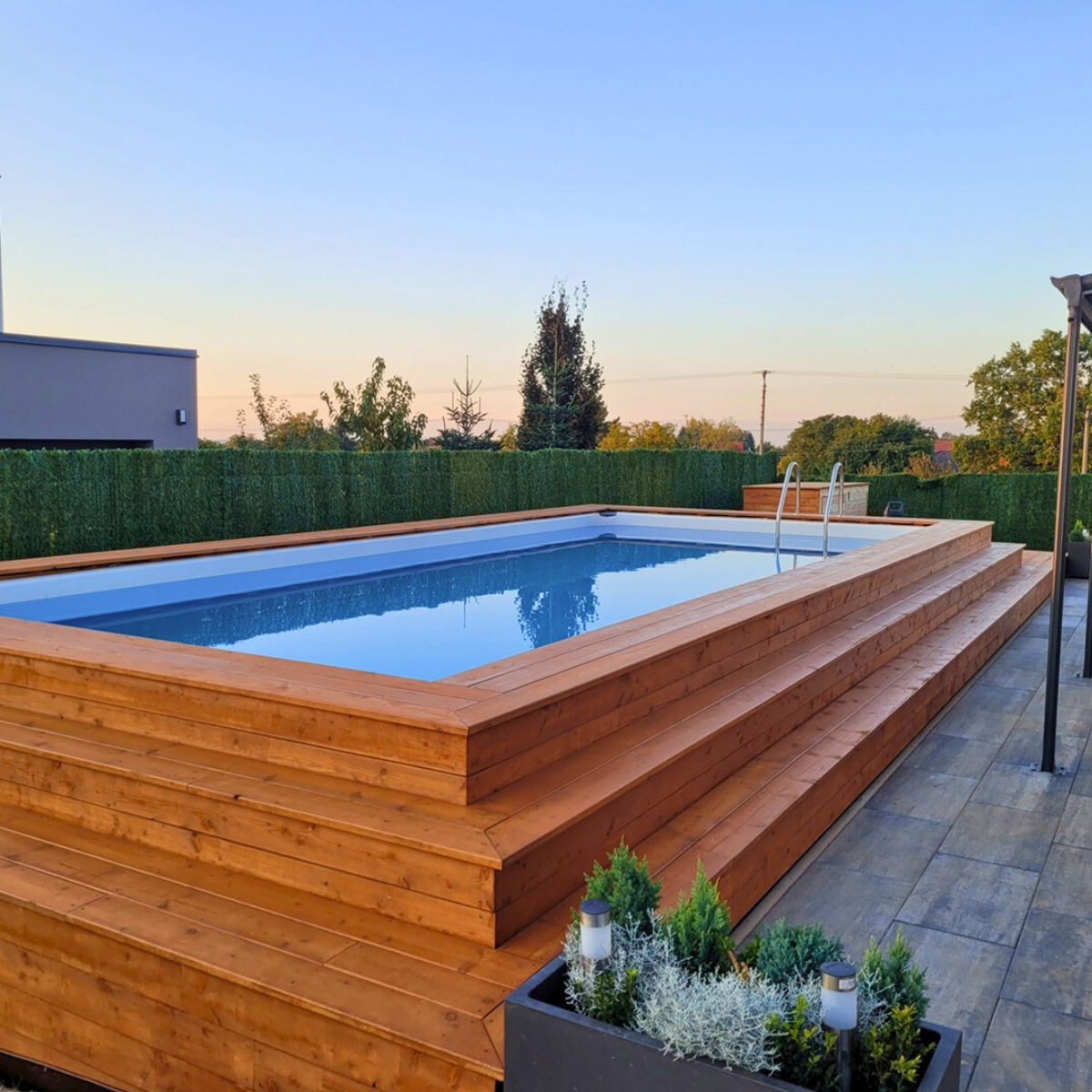 Dva typy bazénů, dvě odlišné filozofie: AZURO vs. Technypools