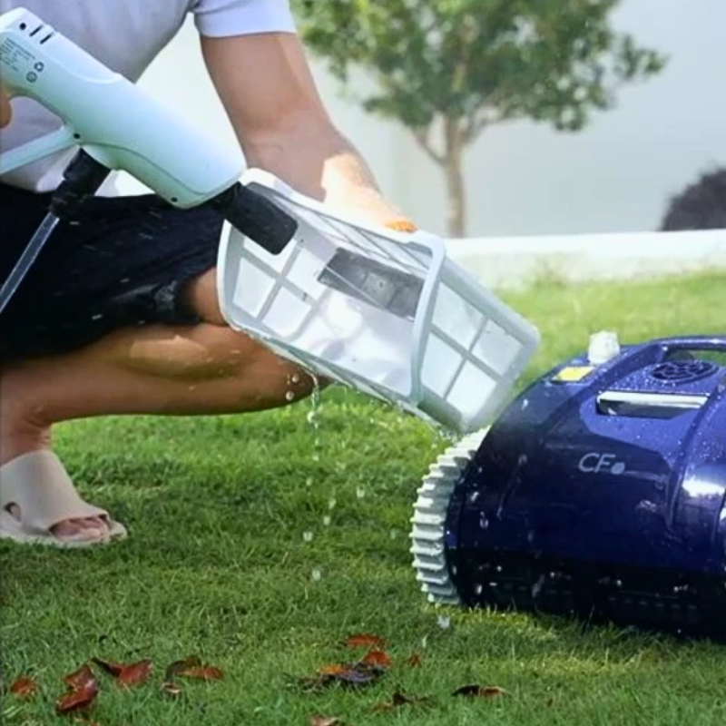 Akumulátorový robotický vysavač CF 200 AKU