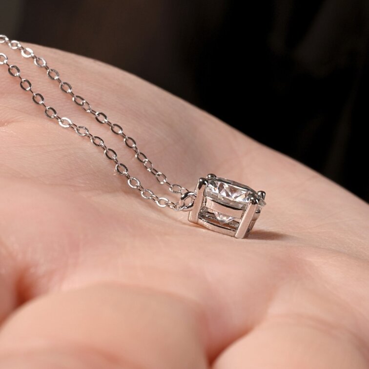 Stříbrný náhrdelník ELEN 12M00006 moissanite