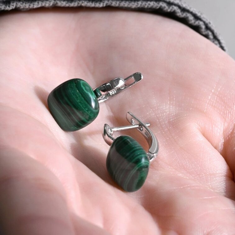 Strieborné náušnice s malachitom 11732.3