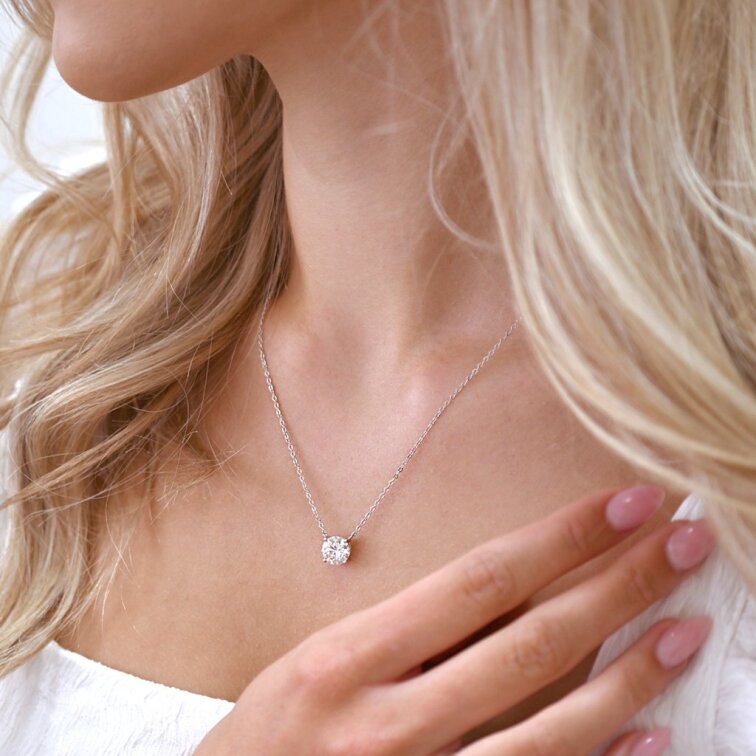 Stříbrný náhrdelník ELEN 12M00005 moissanite