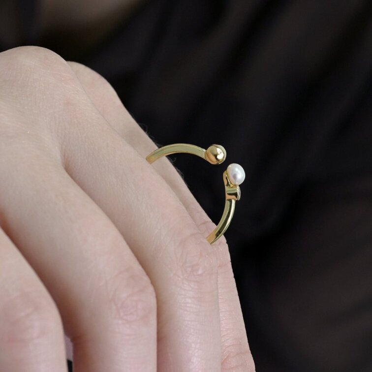 Pozlátený prsteň s riečnou perlou a zirkónom 25006.1