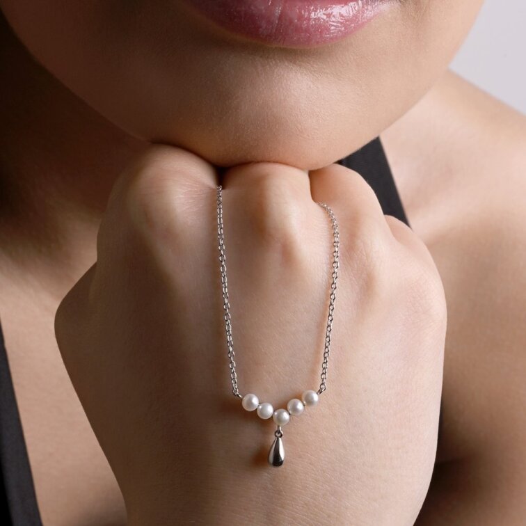Strieborný náhrdelník s riečnymi perličkami 22059.1