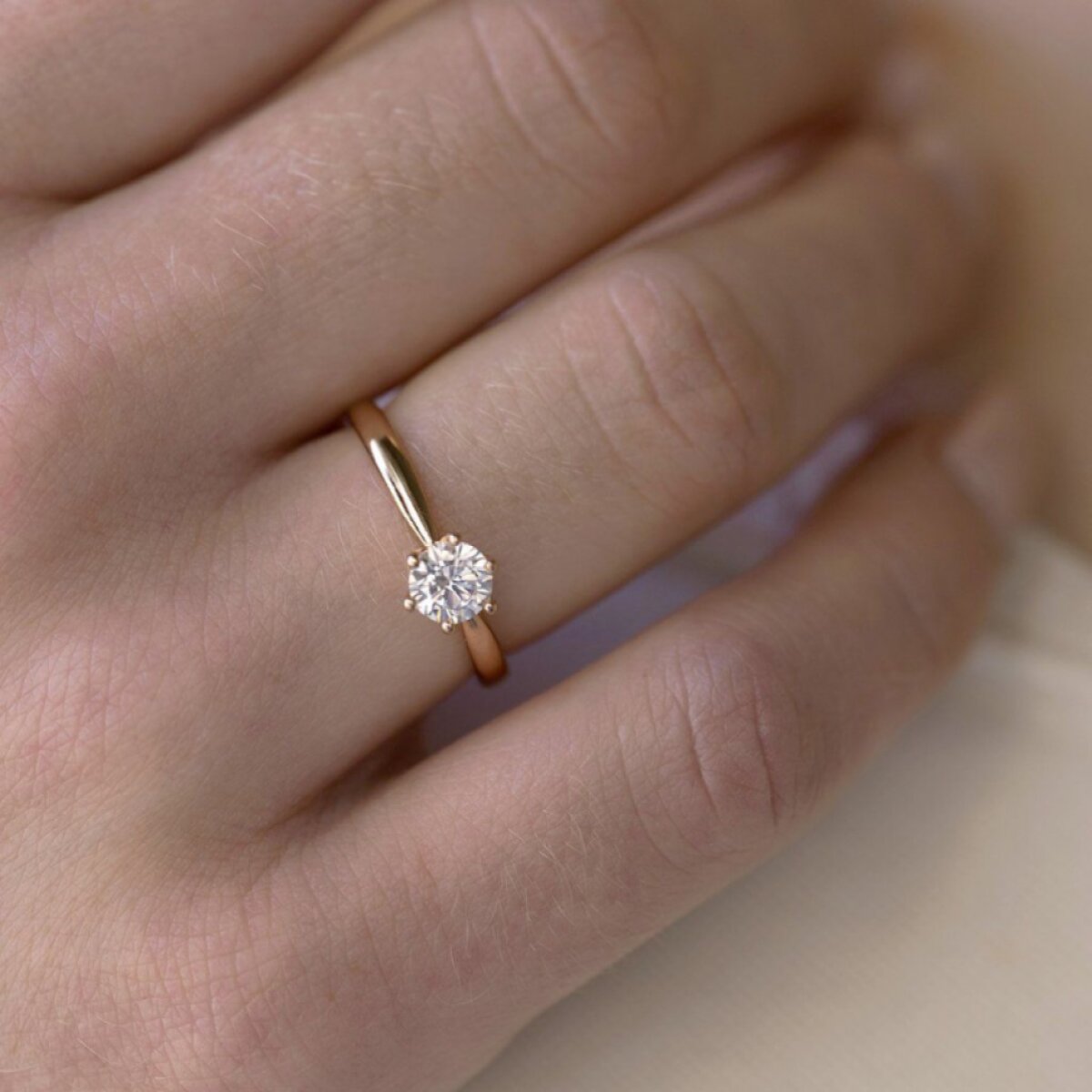 Pozlátený strieborný prsteň s jemným zirkónom 15014.1 rose gold