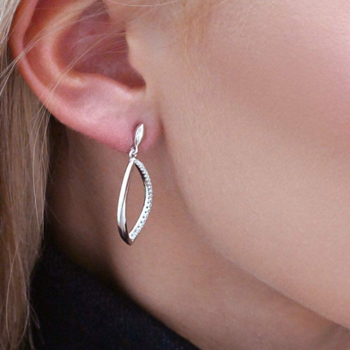 Stříbrné dlouhé náušnice kapky 11786.1