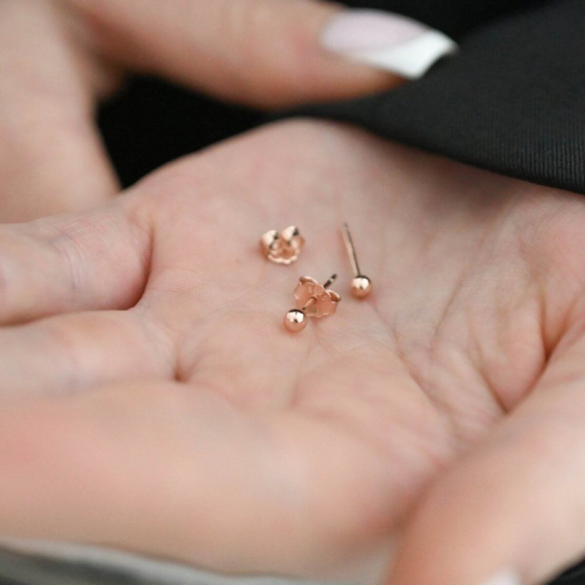 Pozlátené strieborné náušnice kôstky malinká gulička 61013 Rose Gold