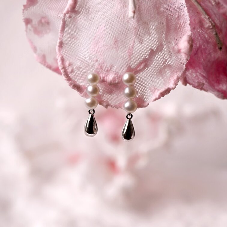 Strieborné náušnice s riečnymi perlami 21123.1