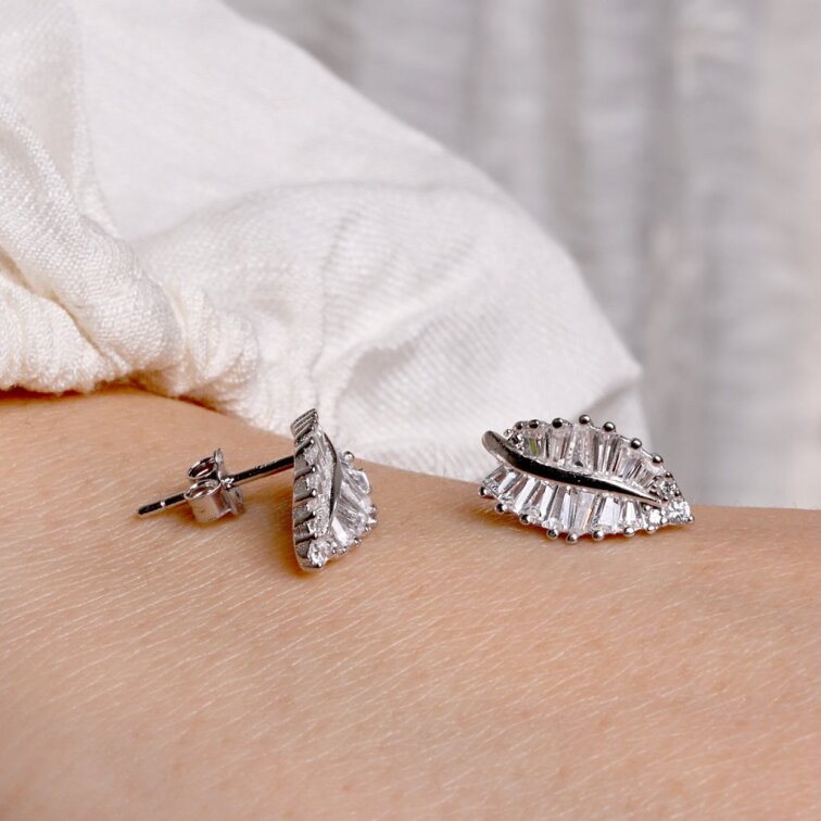 Strieborné náušnice lístočky 11746.1