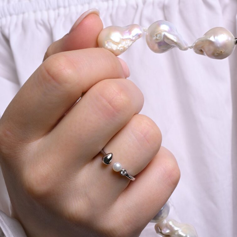 Strieborný prsteň s riečnou perlou a zirkónom 25006.1