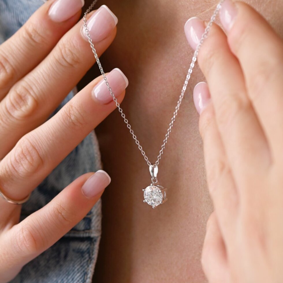 Stříbrný náhrdelník MIA 12M00004 moissanite