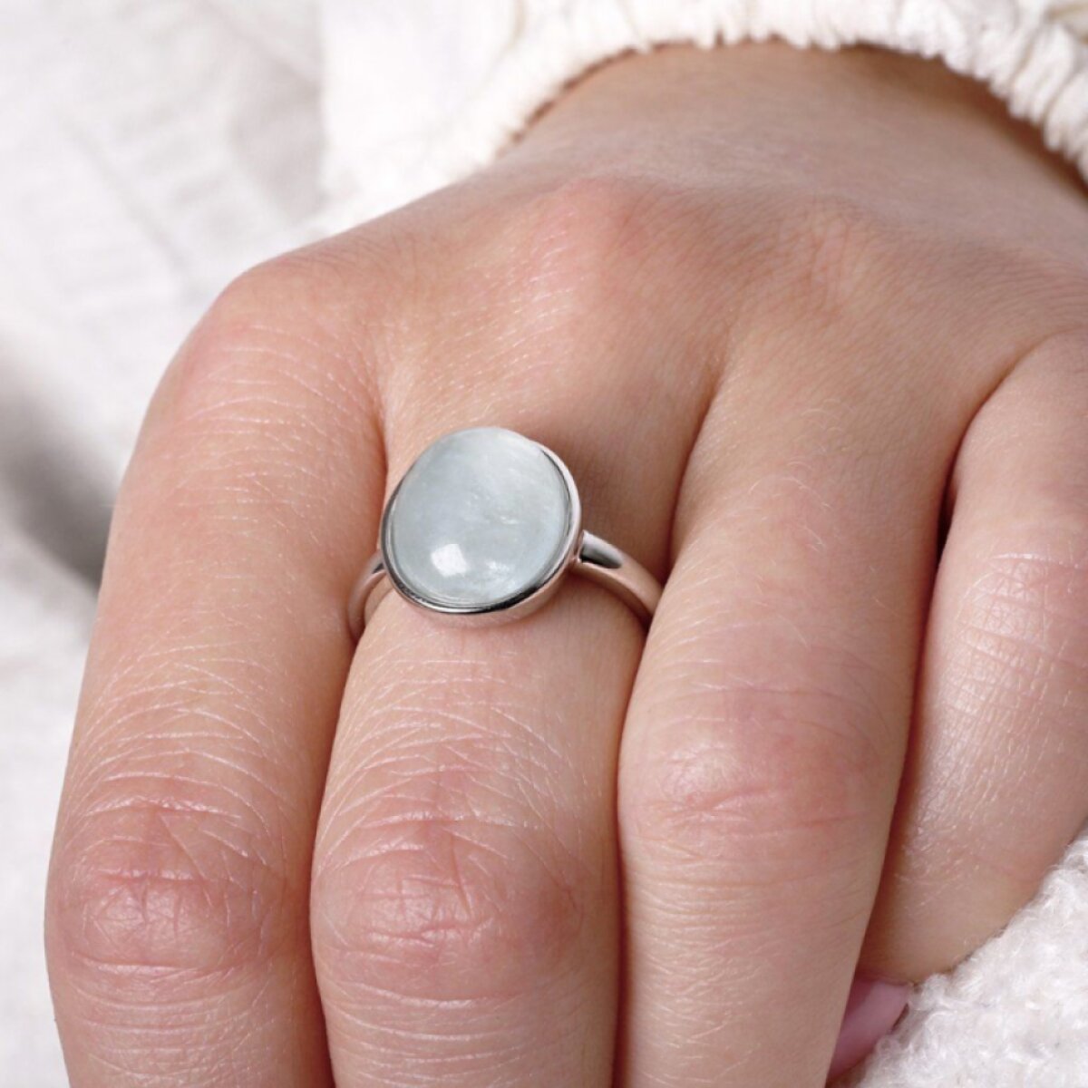 Stříbrný prsten ovál s akvamarínem 15024.3