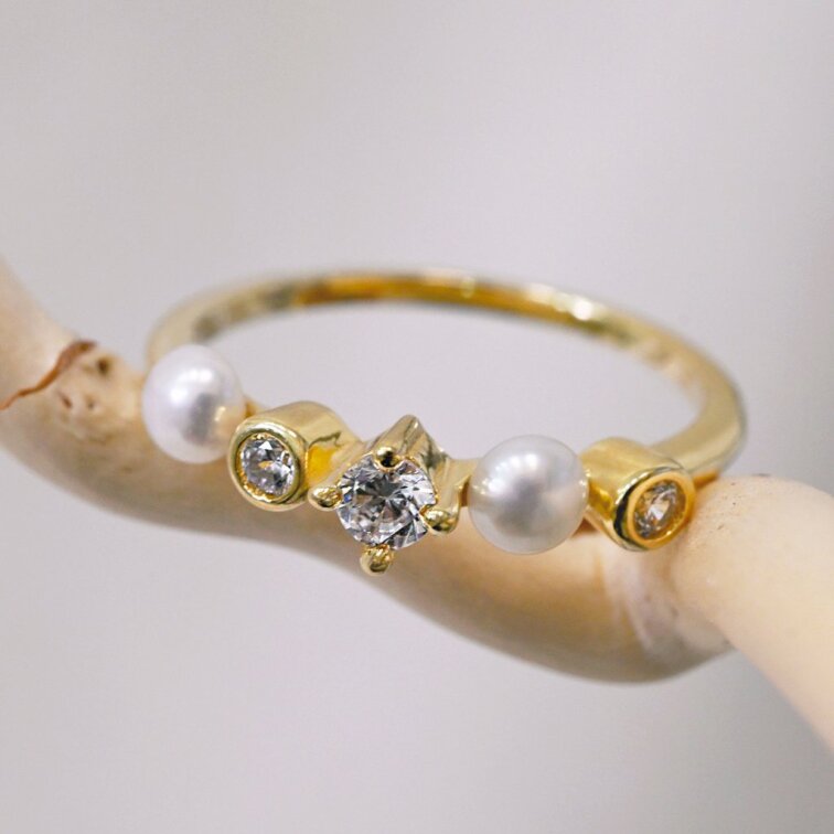 Pozlátený prsteň s riečnymi perlami a zirkónmi 25007.1