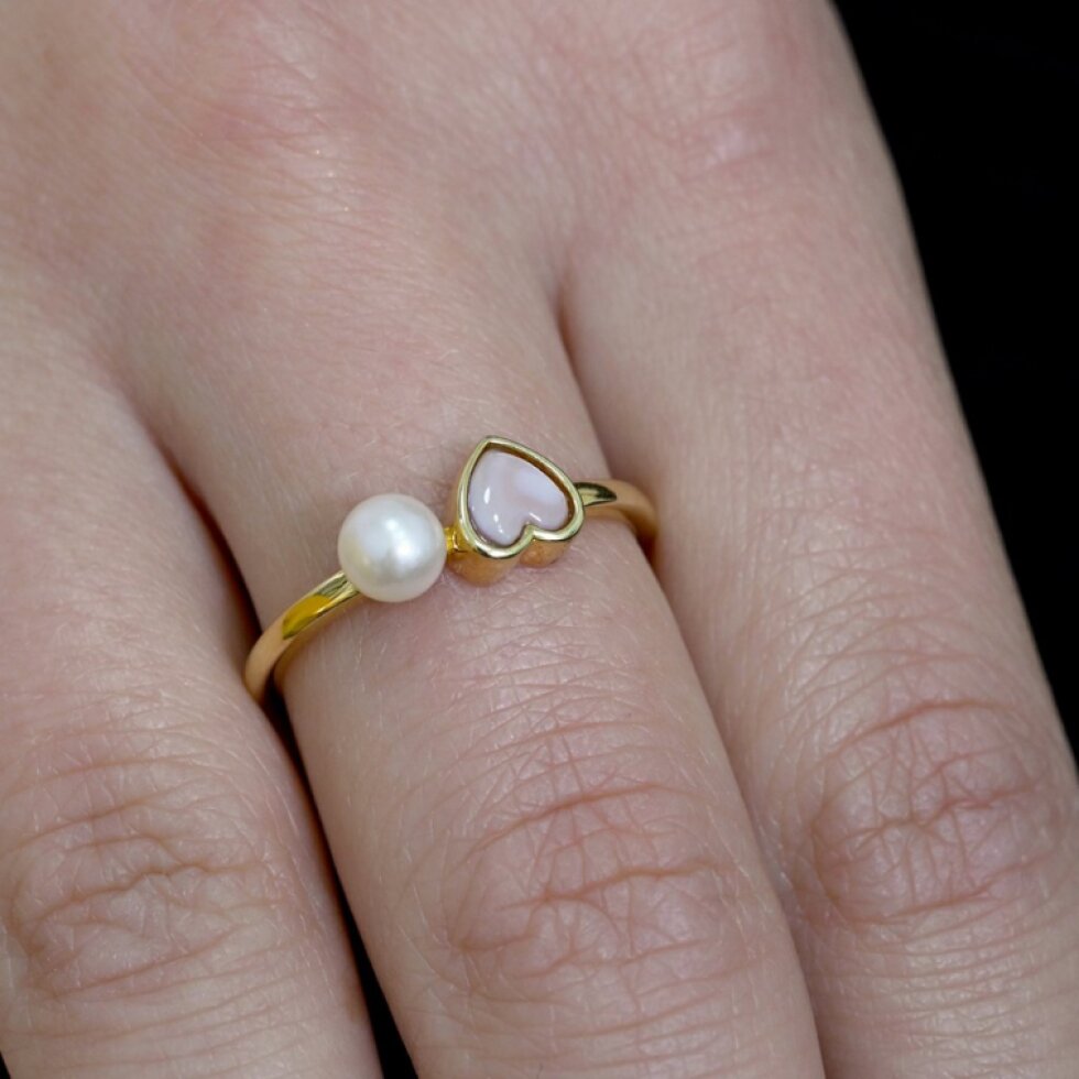 Pozlacený prsten s říční perlou a perleťovým srdcem 25004.1
