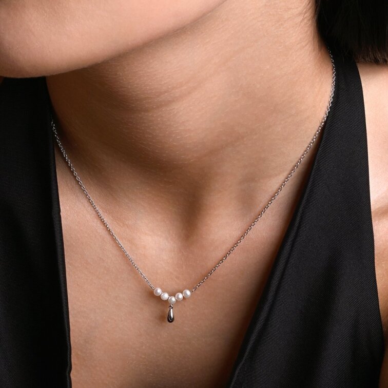 Strieborný náhrdelník s riečnymi perličkami 22059.1