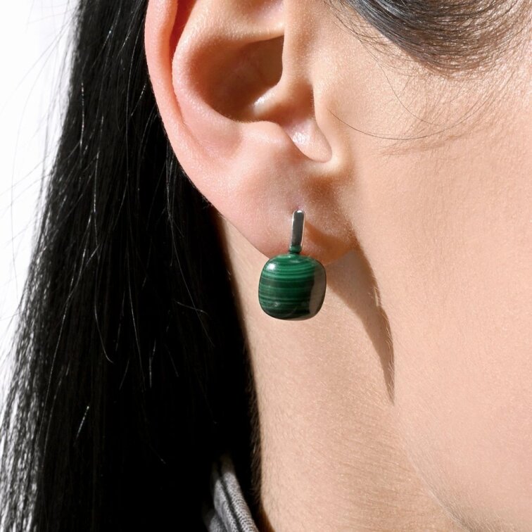 Strieborné náušnice s malachitom 11732.3