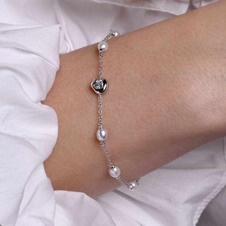 Strieborný náramok s riečnymi perlami 23032.1