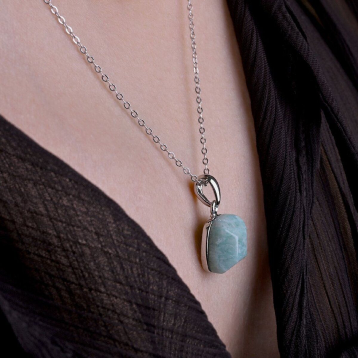 Stříbrný náhrdelník s amazonitem 12165.3