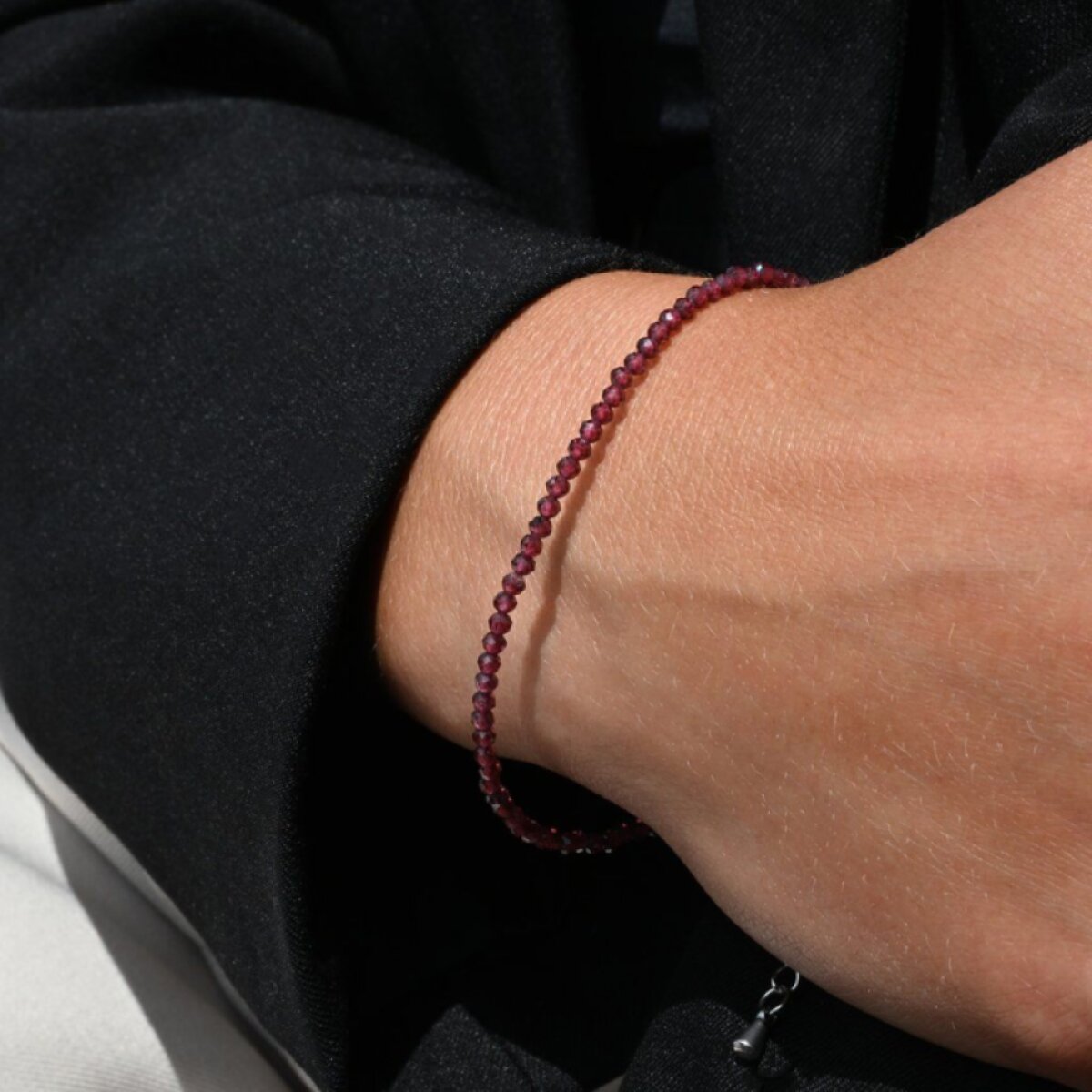 Náramok s garnet kameňmi 43055.3 oceľ