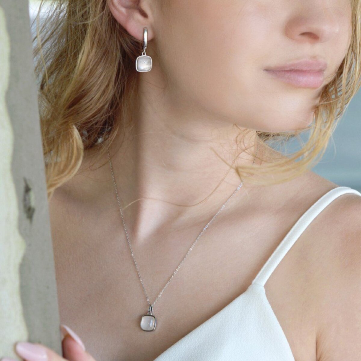 Stříbrný náhrdelník s růženínem 12166.3