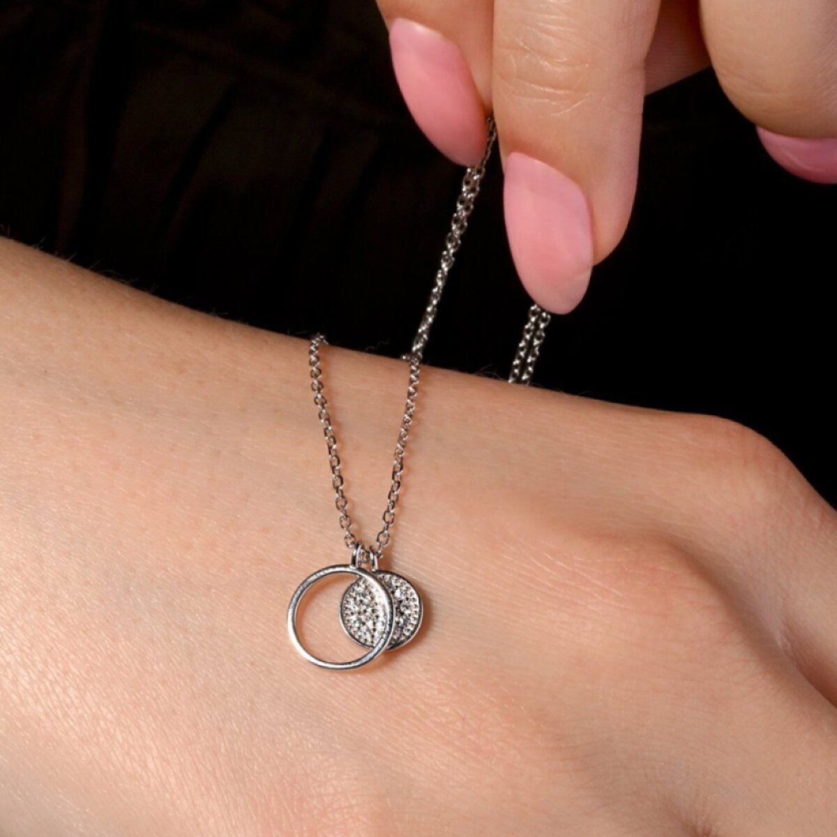 Stříbrný náhrdelník se zirkonem bílý kulatý 12011.1