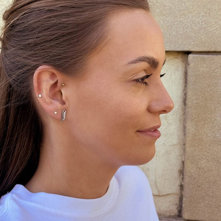 Stříbrné náušnice pecky s bílými zirkony 11446.1