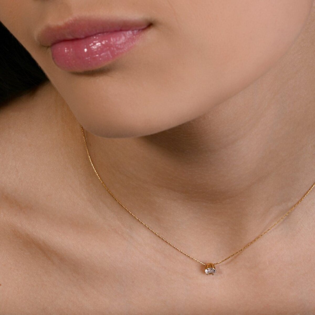 Náhrdelník s krystalem 42047.1 gold