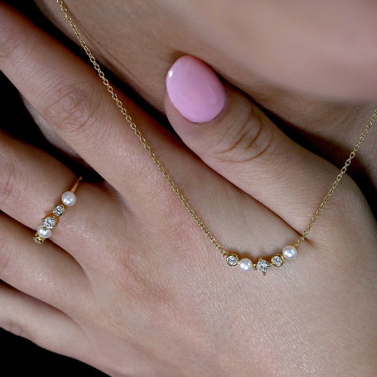 Pozlátený náhrdelník s riečnymi perlami 22057.1