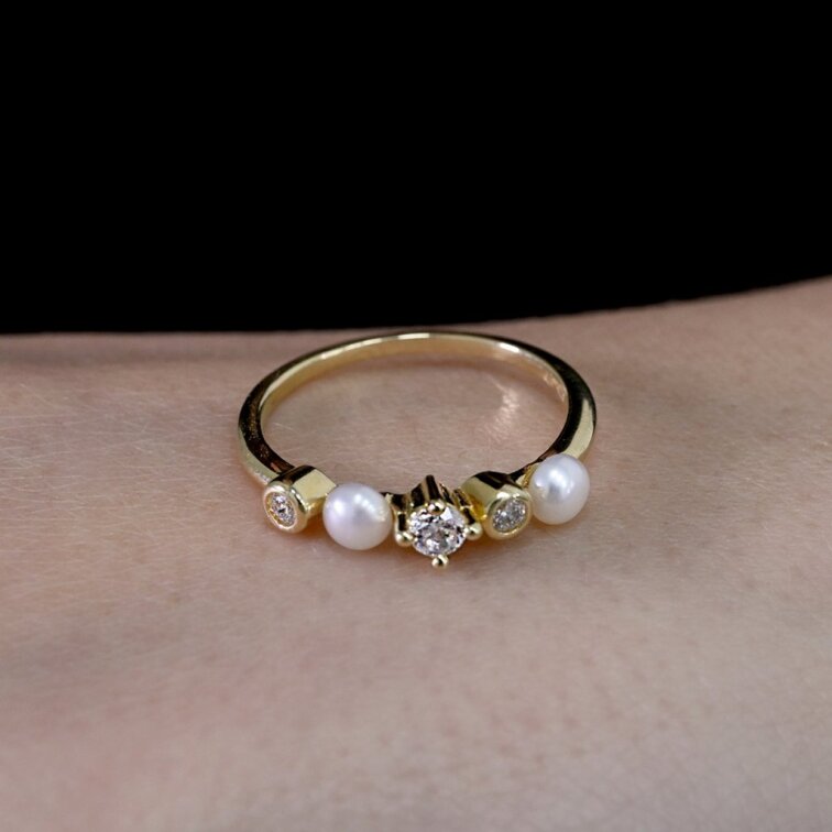 Pozlátený prsteň s riečnymi perlami a zirkónmi 25007.1