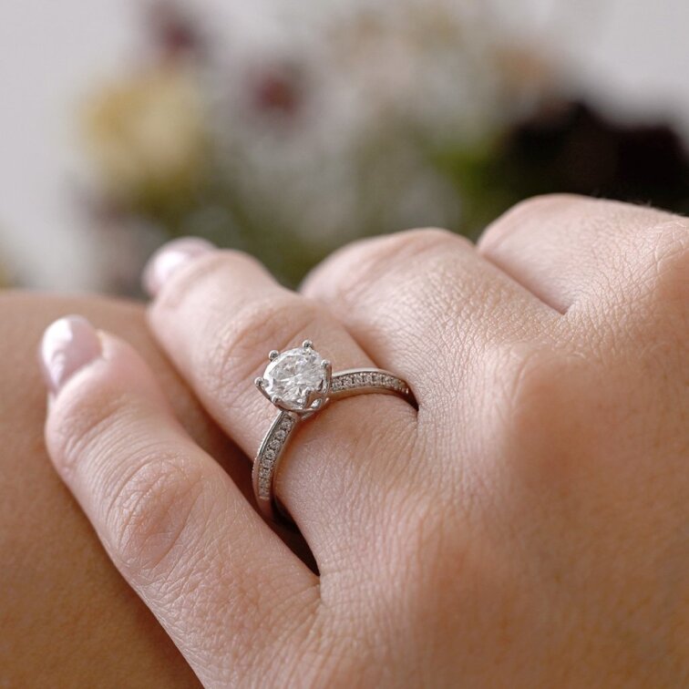 Stříbrný prsten MIA zdobený 15M00007 moissanite